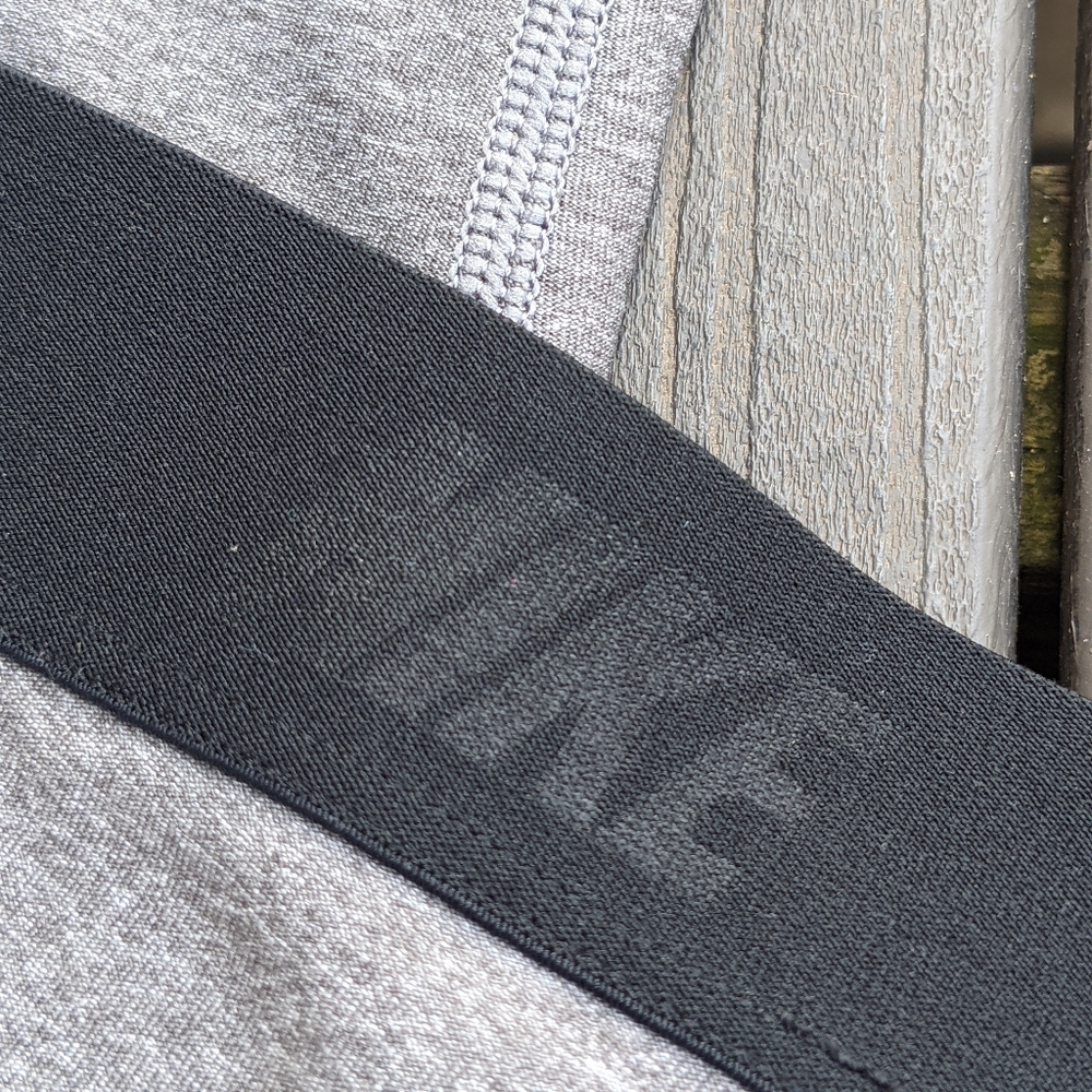 Nike Dri-Fit Golf Capris - Picture 5 of 5
